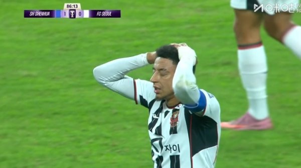 你的林皇...林加德临了时分踢飞失良机，仰天长叹+抱头难以置信