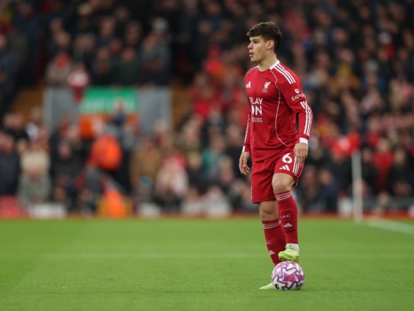 詹俊：科尔克兹的左路被针对了，身前莫得队友回防他连续要1对2