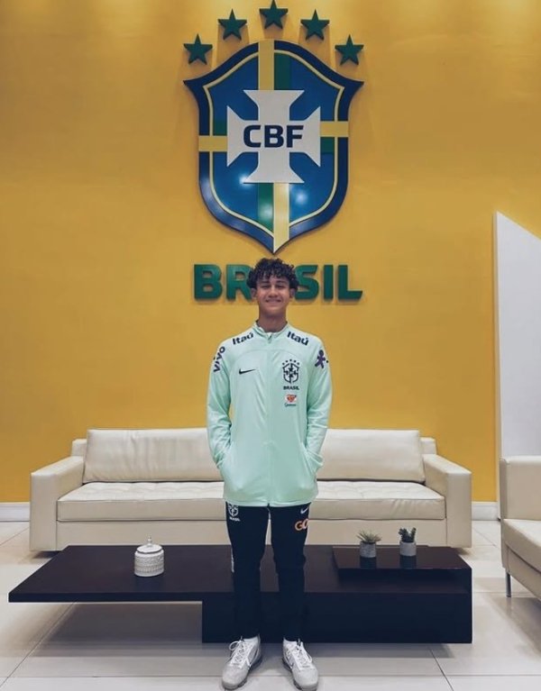 每体：巴萨在密切眷注16岁的巴西新星扎巴雷利