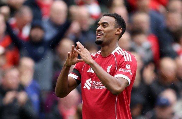 赫拉芬贝赫：续约？我在利物浦很甘愿，还没说念过让咱们再望望吧