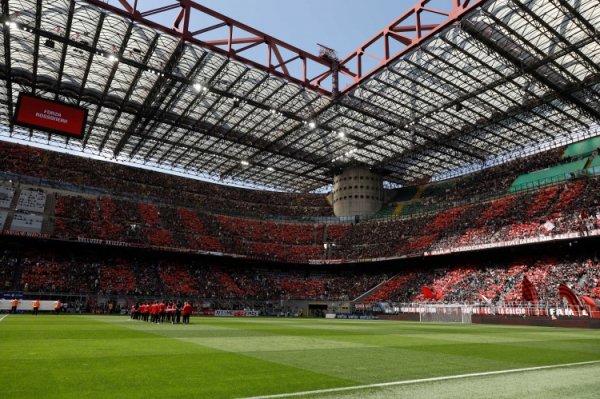 记者：圣西罗本日起包摄米兰双雄扫数，俱乐部启动新球场筹办责任