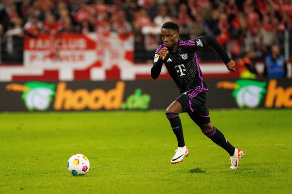 还铭刻他吗？法媒：成解放球员一年后，拜仁旧将萨尔可能重返梅斯