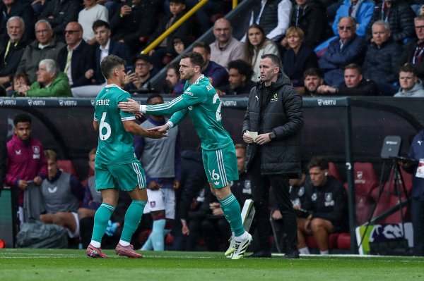 名宿：利物浦若放走罗伯逊可能会是失实，球队还需要他的换取力