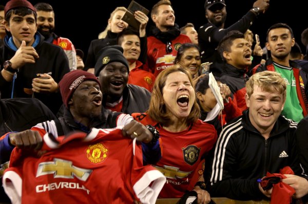 太阳报：曼联使命主说念主员抽查客场球迷信息激勉不悦